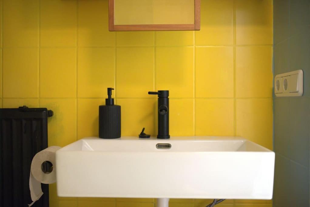 Gemuetliche Souterrain Wohnung Luneburg Bagian luar foto