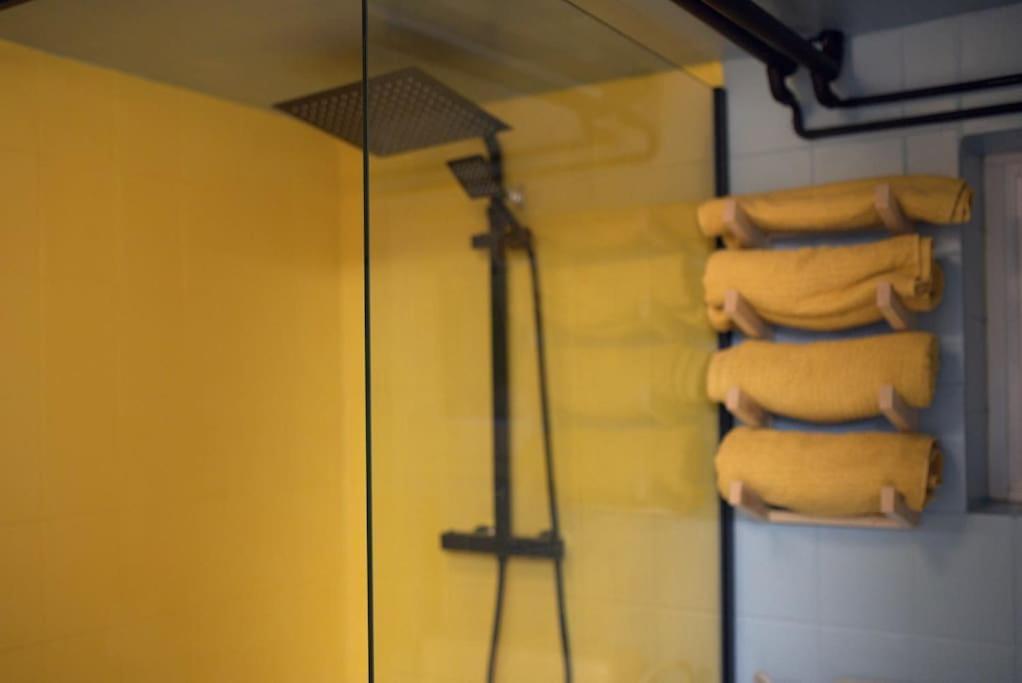 Gemuetliche Souterrain Wohnung Luneburg Bagian luar foto