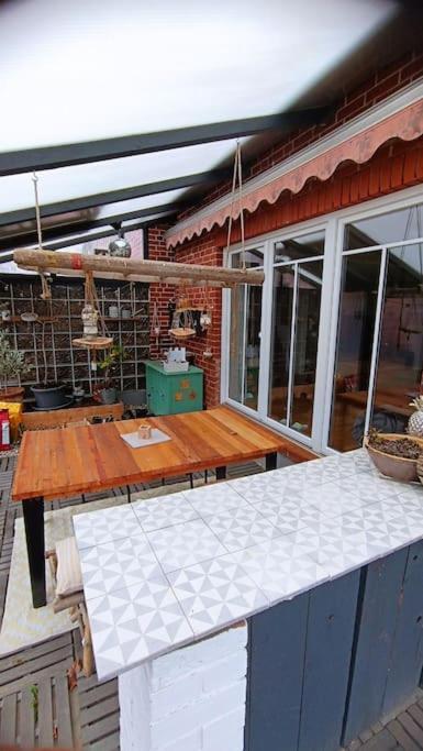 Gemuetliche Souterrain Wohnung Luneburg Bagian luar foto